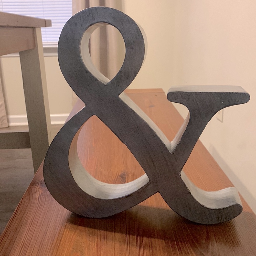 & symbol decorative item